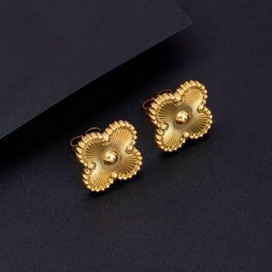 Women 18k Gold Plated Clover Earrings Studs Four-leaf Clover Fashion Earrings